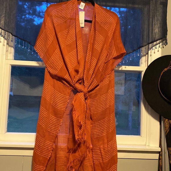 Very cute Kimono one size fits all! From Francesca’s - Picture 2 of 5